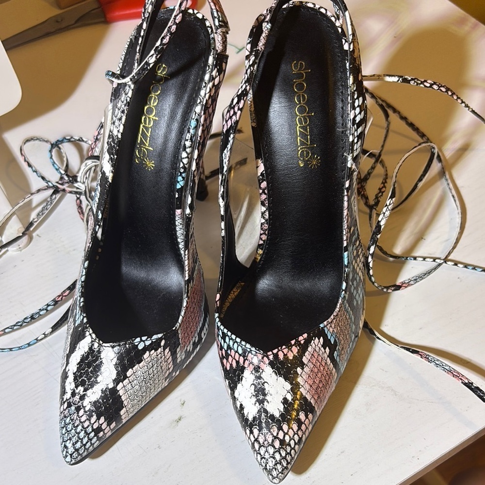 Shoe Dazzle Black and Pink Snakeskin Heels